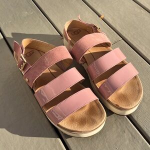 UGG dusty rose / pink wedge platform sandals size 9